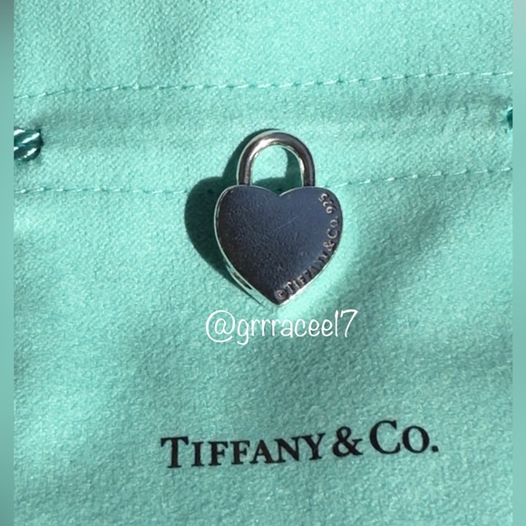 AUTH RARE vintage Tiffany & Co. “BE MINE” heart padlock charm/pendant💙 - Picture 12 of 16